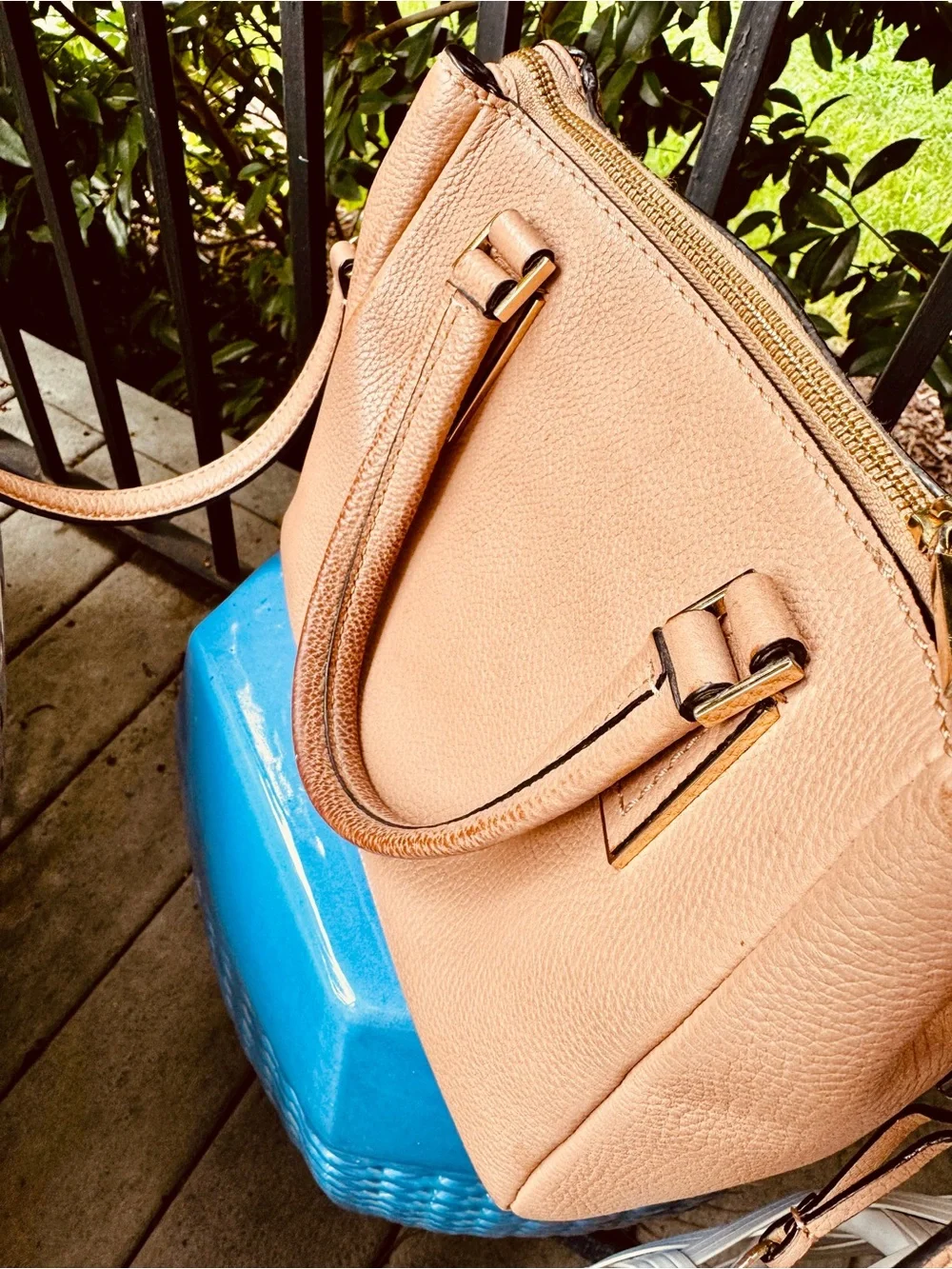 Kate Spade ♠️ Pebbled Tan Satchel👜 with Tassel, and gold details